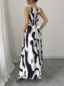 Elenzga Vestido de línea A con estampado gráfico en blanco y negro, con hombros abiertos, nudo retorcido y escote de halter, elegante para primavera/verano de las mujeres