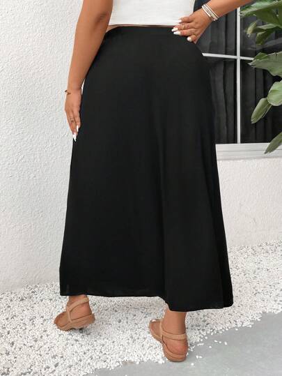 SHEIN Frenchy Plus Size Vacation Style Solid Color Pleated Midi Skirt With Button Embellishment And Side Slit Black Skirt