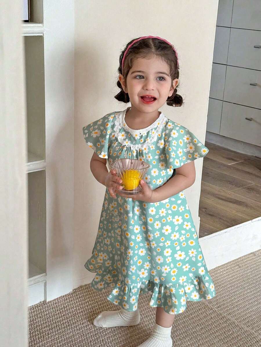 SHEIN Leap Crew Baby Girl Cute Ditsy Floral Lace Trim Contrast Collar Short Sleeve Ruffle Dress Nightgown - Green - View 1