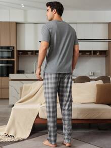 Herren 2 Stücke Set: einfarbiger Kurzarm-Rundhals-Top und karierte Hose als Schlafanzug für Zuhause