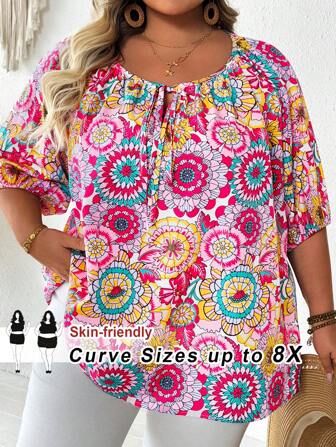 SHEIN CURVE+ Große Größen Bluse mit Blume Muster und Schleifen-Kragen für den Sommeurlaub, kurvige Passform, Hoho Urlaubsoutfit für den Strand, Strandkleid, Strandurlaub Outfits, Strandutensilien / Abschlussfeier / Tea Party Kleid