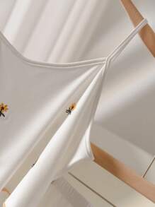 CosyJoli Plus Size Women Casual Minimalist Preppy-Style 2Pcs Knit Set, Daisy Embroidered Camisole Top + Shorts, Suitable For Loungewear - White - View 4