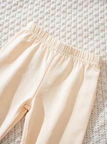 Cozy Pixies 5 Pieces Baby Girl Knitted Soft Bodysuit, Hat, Pants And Bib Gift Set