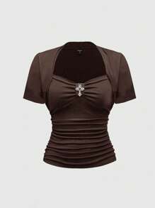 ROMWE Goth Camiseta negra elástica casual y versátil de manga corta con cuello cuadrado y colgante cruzado, talla grande - Café integral - Ver 1