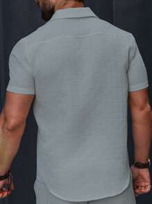 Manfinity Homme 男士纯色短袖单排扣休闲商务衬衫 - 霧霾藍 - 查看 2