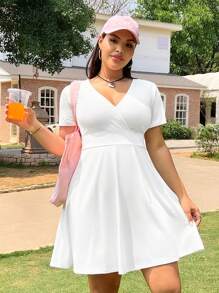 SHEIN EZwear Vestido corto de verano de manga corta con cintura elástica y vuelo en unicolor para mujer - Blanco - Ver 3