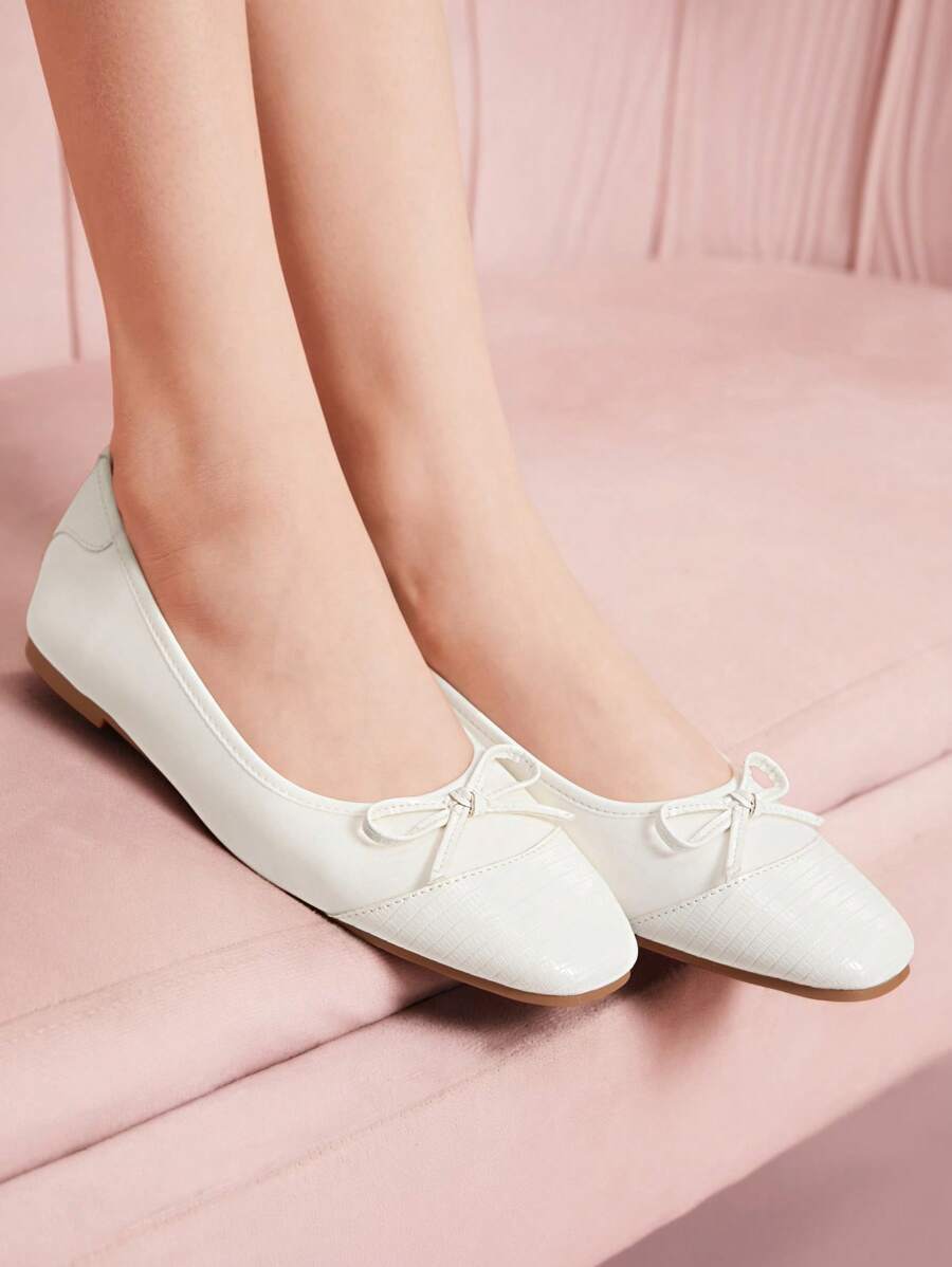 CUCCOO DOLLMOD Square Toe Comfortable Metallic Silver Lizard Pattern Bowknot Flat Slip-On Shoes, Retro Minimalist - White - View 1