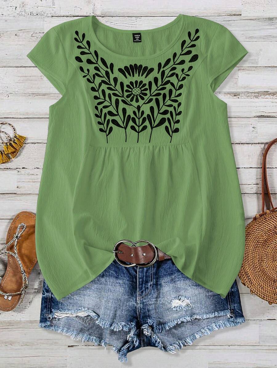 SHEIN LUNE CURVE 大码女式黑色花卉刺绣圆领盖袖休闲/度假上衣 - 綠色 - 查看 1