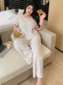 Dazy Plus Conjunto de pijama con top de manga corta con cuello redondo ajustado y pantalones de casa con estampado floral diminuto