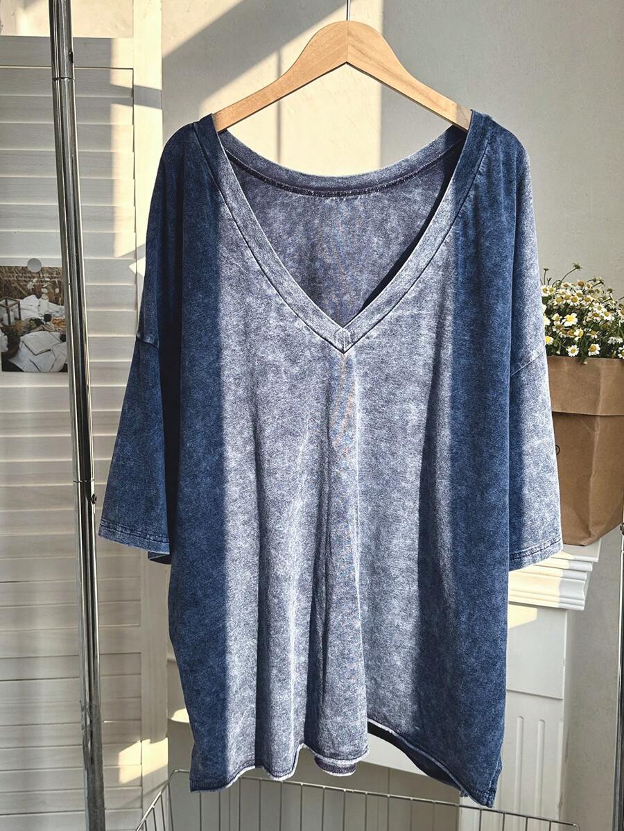 SHEIN Unity Women's Grey Blue Denim Washed V-Neck Back Side Slit Loose Fit Short Sleeve T-Shirt,Soft & Comfortable Vintage Casual Summer City Break Daily Wear - Blue - View 1