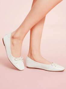 CUCCOO DOLLMOD Square Toe Comfortable Metallic Silver Lizard Pattern Bowknot Flat Slip-On Shoes, Retro Minimalist - White - View 3