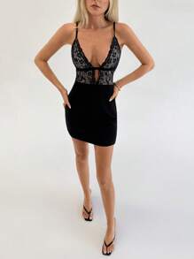Aloruh 黑色蕾丝拼接细肩带短款性感连衣裙 - 黑色 - 查看 6