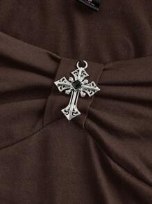 ROMWE Goth Camiseta negra elástica casual y versátil de manga corta con cuello cuadrado y colgante cruzado, talla grande - Café integral - Ver 3