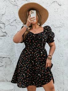 SHEIN VCAY 大码女式黑色碎花甜心领抽绳短袖短款太阳裙夏季波西米亚风女装女士早午餐套装女士机场套装海滩度假套装城市休闲套装节日套装挤奶女工裙文艺复兴博览会 - 黑色 - 查看 3