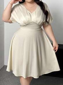 SHEIN Clasi 大码奢华高端简约 V 领褶饰腰部装饰连衣裙