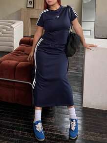 Dazy Plus 2pcs Set Butterfly Embroidery Rib Knit Top & Bodycon Long Skirt - Navy Blue - View 3