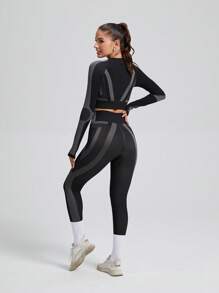 Easithlete 欧美风格运动瑜伽套装，高腰瑜伽裤和健身夹克，2件套 - 黑色 - 查看 3