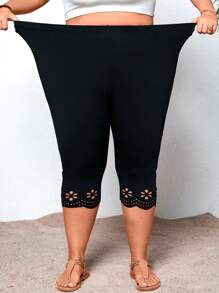 SHEIN CURVE+ Plus Size Women's Black Hollow Out Tight-Fitting Leggings,Summer Outfits For Women,Capris For Women,Beach Outfits For Woman,Bohemia