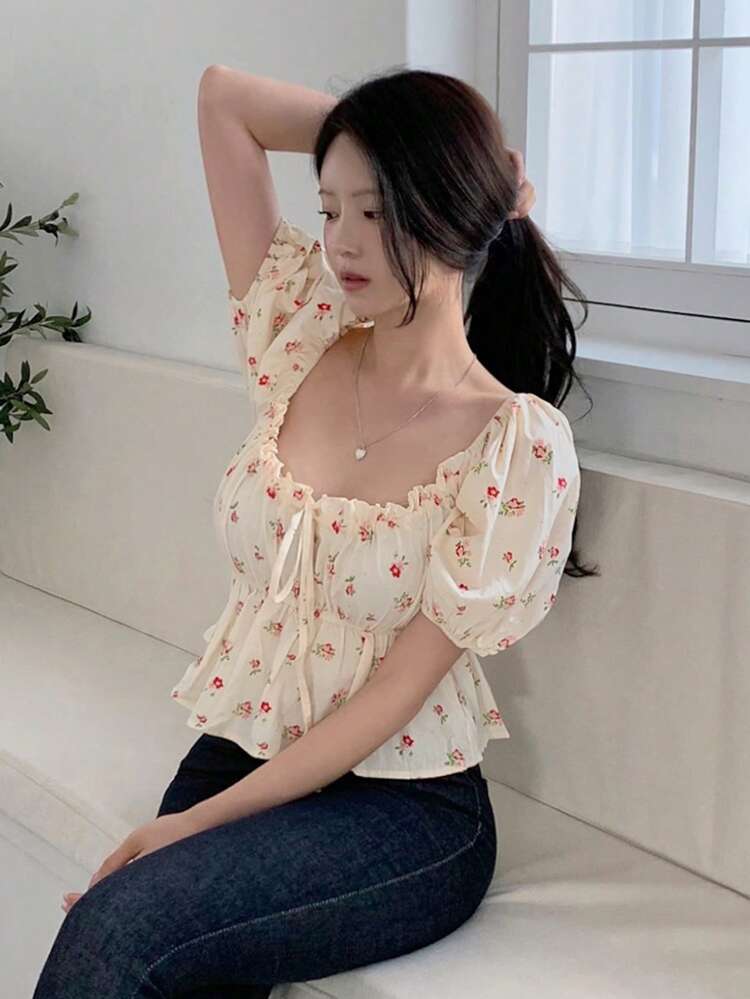 Women's Square Neck Cinched Waist Ditsy Floral Puff Sleeve Short Blouse, Ruffle, Babydoll Top Vacation Women Easter Boho
