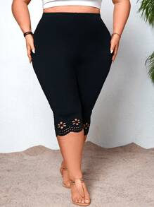 SHEIN CURVE+ Plus Size Women's Black Hollow Out Tight-Fitting Leggings,Summer Outfits For Women,Capris For Women,Beach Outfits For Woman,Bohemia