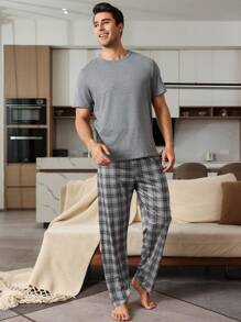 Herren 2 Stücke Set: einfarbiger Kurzarm-Rundhals-Top und karierte Hose als Schlafanzug für Zuhause