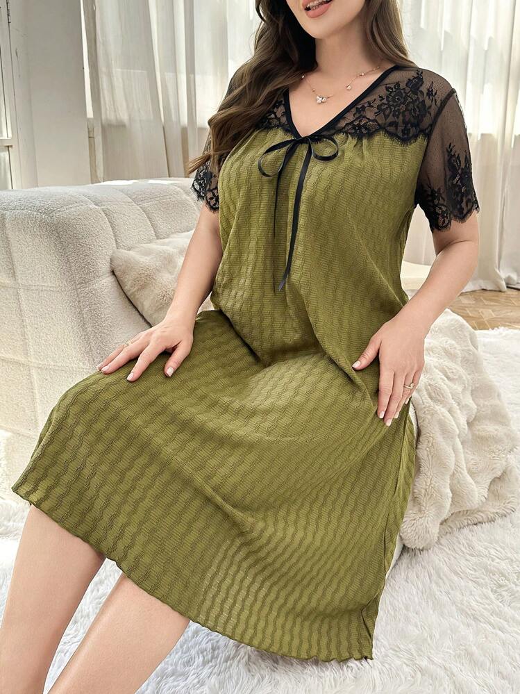 SHEIN Plus Size Colorblock Lace Splice Open Shoulder Short Sleeve