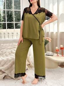 SHEIN Contrast Lace Patchwork Open Shoulder Tie-Side Short Sleeve Top & Long Pants Lounge Wear Pajama Set For Plus Size Women, Outfits - Green - View 4
