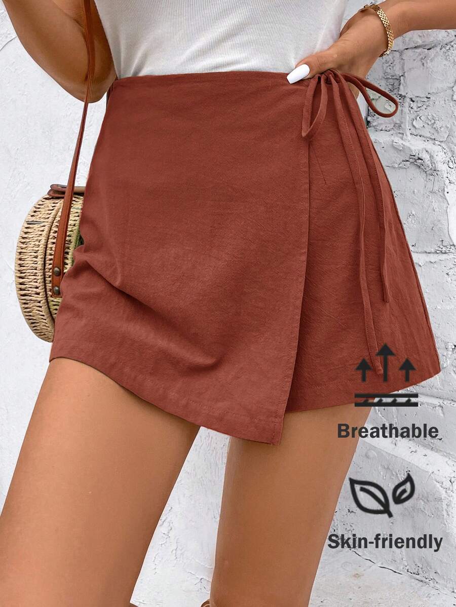 SHEIN Frenchy 纯色结饰侧裹式蝴蝶结裹身式迷你短裙 - 紅木色 - 查看 1