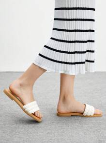 CUCCOO BIZCHIC نساء أحذية مسطحة من الجلد الصناعي الأبيض ذات فتحة بسيطة مستديرة، صندل مسطح أنيق وعملي مريح للارتداء في المكتب والمواصلات والمواعيد والحفلات والمناسبات الرسمية - أبيض - مشاهدة 3