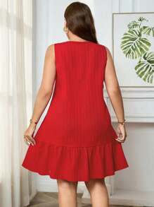 EMERY ROSE Plus Size Kvinnor Ärmlös enfärgad volangfåll Casual Shift Dress - Röd - Visa 2