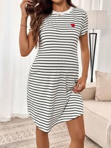 SHEIN 孕妇装、内衣和睡衣、睡衣套装、女士内衣、睡衣、睡裙、家居服、睡袍、睡袍、睡衣 - 黑與白 - 查看 3