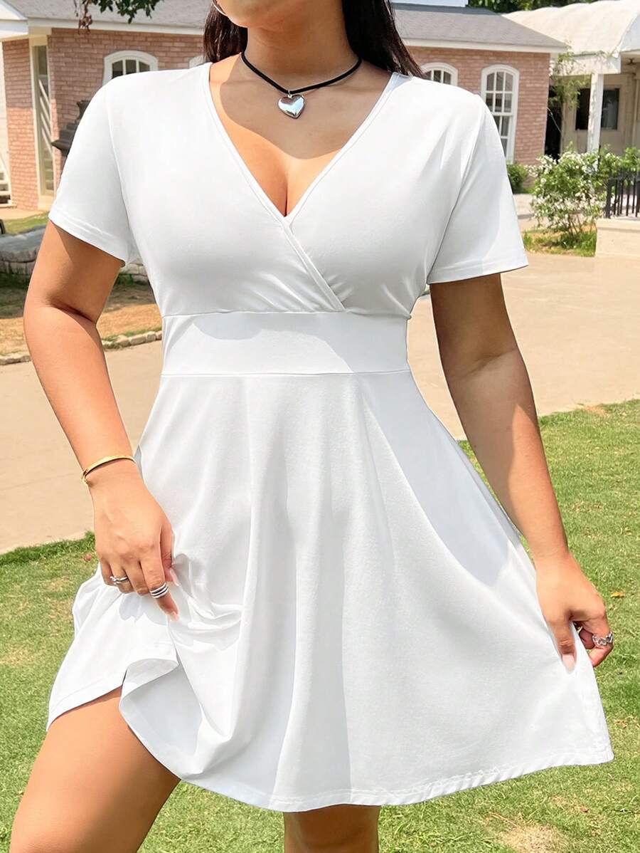 SHEIN EZwear Vestido corto de verano de manga corta con cintura elástica y vuelo en unicolor para mujer - Blanco - Ver 1