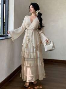 DAZY Women's French Retro Lace Tassel Patchwork Tie-Waist Bell Sleeve Shirt & Multi-Layer Ruffle Hem Patchwork Skirt 2 Pieces Set, Spring/Summer Holiday Women Dresses Birthday Women Casual Dress Women S White Dress Women S Clothes Women Summer Clothing