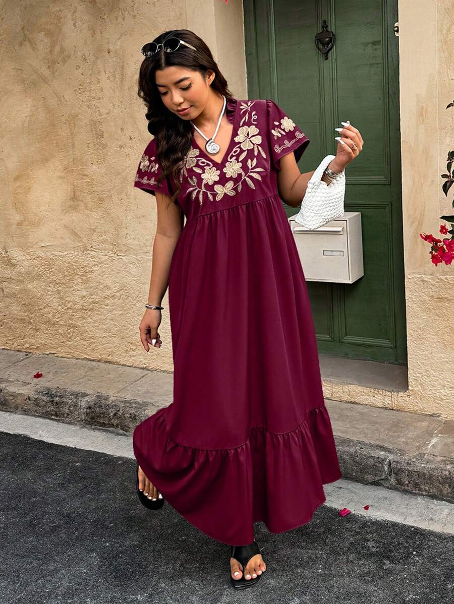 SHEIN Holidaya Váy dài tay thêu hoa phong cách nghỉ mát cỡ lớn - Màu Đỏ Sâu - Xem 1