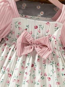 SHEIN Vestido de niña con mangas abullonadas, decoración de lazo, bloque de color y estampado floral ditsy - Estilo campestre encantador, apropiado para uso diario y de vacaciones