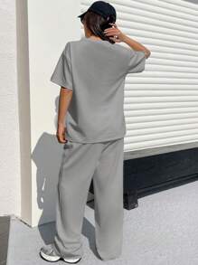 SHEIN EZwear 灰色纹理休闲宽松T恤和裤子两件套女士套装 - 灰色 - 查看 2