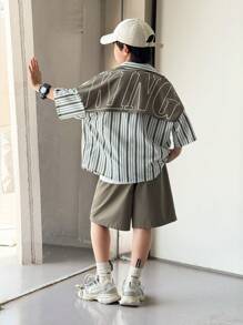 SHEIN 2 件装青少年男孩休闲运动学院文艺风复古日韩宽松条纹翻领大字母图案衬衫和短裤套装适合儿童服装幼儿男孩衣服返校男孩套装适合生日派对、晚会、表演、婚礼、洗礼、开幕式日常适合日常使用适合上学适合旅行适合运动适合春夏季节