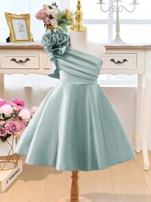 SHEIN Leap Crew Young Girl Asymmetrical 3D Rose Flower Petal Decor Off-Shoulder Sleeveless Solid Color A-Line Dress, Burgundy Color, Ramandan Style Matching Family Vacation, Vintage & Cute & Elegant & Fashionable, Partywear, Gorgeous Princess, Mom And Daughter & Sisters Matching.Spring/Summer - Green - View 2