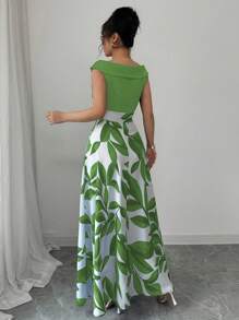 Elenzga Women's Blue Splicing Print Sophisticated V-Neck Cinched Waist Flared Hem Casual Holiday Dress - Green - View 2