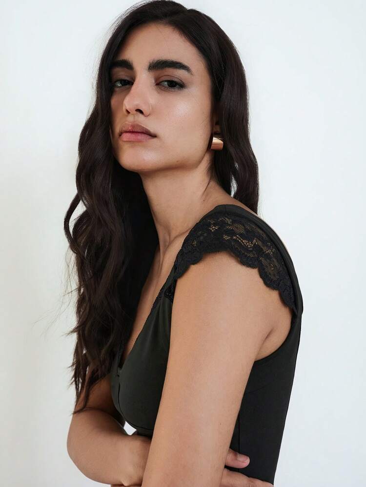 SHEIN Maija 2025 Summer New Arrival Wedding Guest Chic & Elegant Brunch, Airport Wear, Boho Holiday Beach Music Festival, Easter, Graduation Day Casual Slim Fit Lace Splice Design Blouse For Women