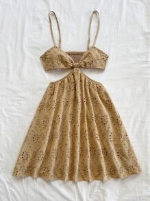 Soleia Urlaubs Damen Khaki gewebtes besticktes Lochstrick Trägerkleid mit Taillendefinition und A-Linie Minirock