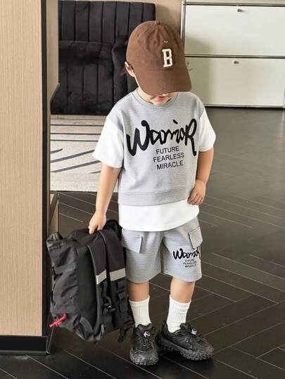 2 件年轻男孩街头服饰：嘻哈拼布短袖宽松上衣和 3D 工装短裤，适合上学、旅行、表演、休闲、夏季