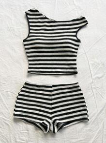 Soleia Conjunto de 2 piezas para mujer de vacaciones - Parte superior de punto asimétrica de cuello a rayas rojas y blancas y shorts ajustados de talle ultrabajo, adecuado para fiesta, Navidad, San Valentín, cita, playa, crucero, carnaval, Pascua, Año Nuevo Chino