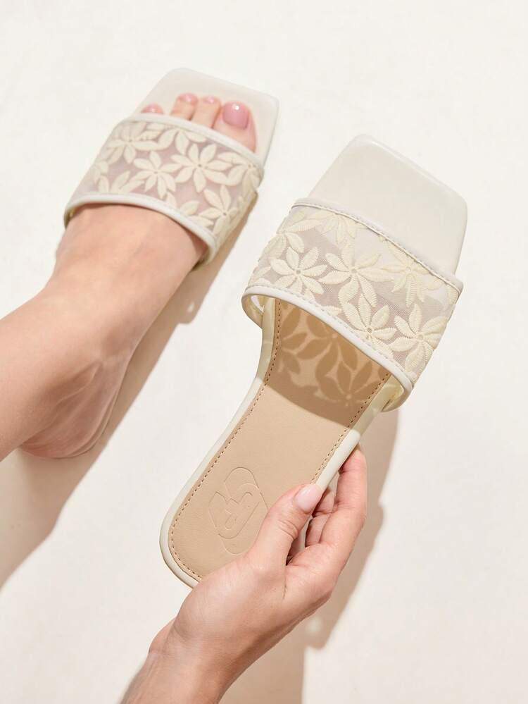 CUCCOO CHICEST Women's Red Fashion Metal Buckle Flat Sandals