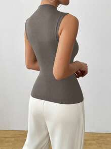 SHEIN Clasi 女士纯色无袖时尚金属装饰吊带背心，适合夏季