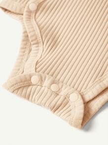 Cozy Pixies 4 件套新生女婴针织柔软圆领长袖连体衣、肚兜裤、帽子和襁褓毯