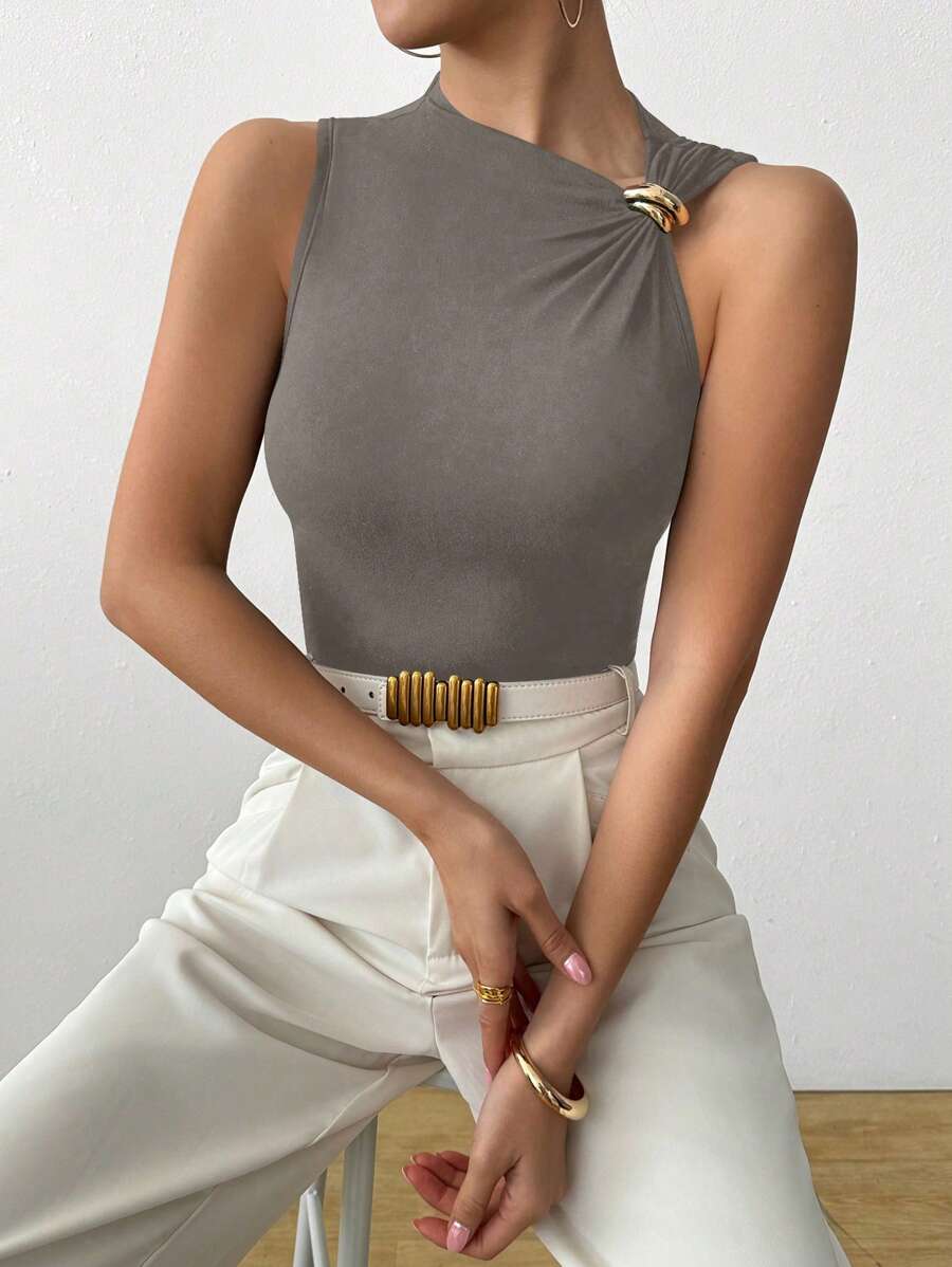 SHEIN Clasi 女士纯色无袖时尚金属装饰吊带背心，适合夏季