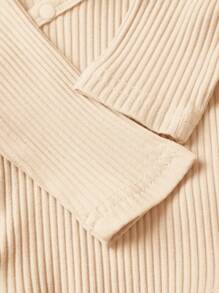 Cozy Pixies 4 件套新生女婴针织柔软圆领长袖连体衣、肚兜裤、帽子和襁褓毯