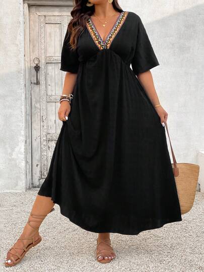 SHEIN VCAY Vestido casual de vacaciones para mujer talla grande con escote en V, tirantes y mangas cortas con diseño de patchwork