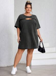 SHEIN CURVE+ Plus Size Women Hollow Out Collar Casual Loose Dress With Snowflake & Distressed Effect, Curve Plus, Boho Vacation Beach Outfits For Woman/Beach Dress/Beach Vacation Outfits/Beach Essentials / Graduation/Tea Party Dress - Black - View 6